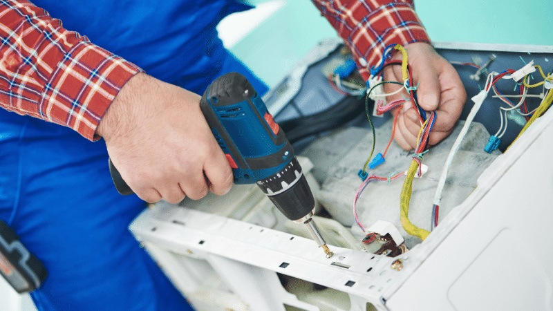 Bahçelievler ECA ECA çamaşır makinesi kart tamiri – Su almama arızası orijinal parça ile giderildi. - Teknik servis örneği